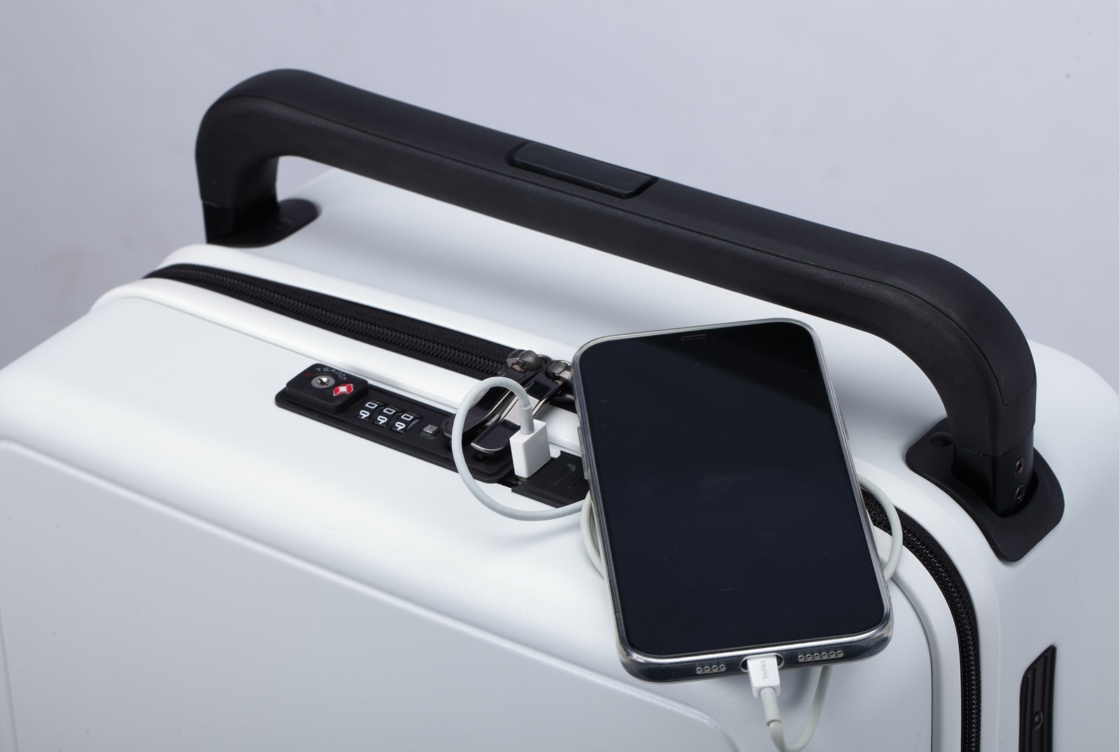20-tommer bred trolley-bagage med på boardingtaske med USB-oplader