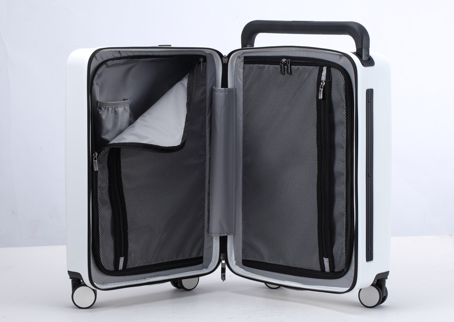 20-tommer bred trolley-bagage med på boardingtaske med USB-oplader